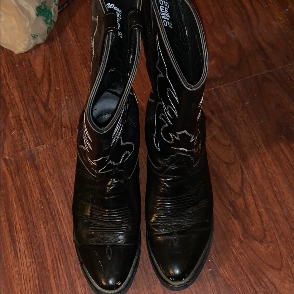Black leather Cowboy Boots
